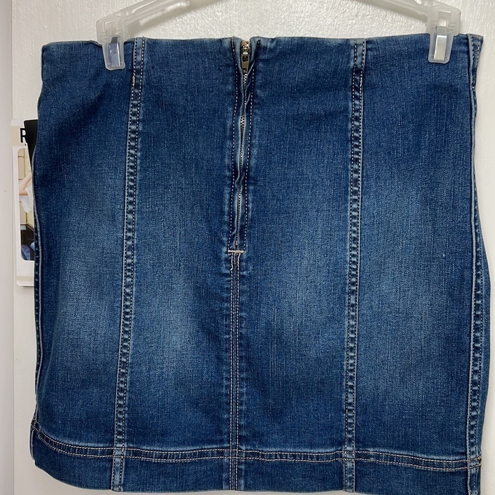 88. REWASH ultra stretch denim A-Line skirt there is a back zipper, size 9 - Picture 2 of 10